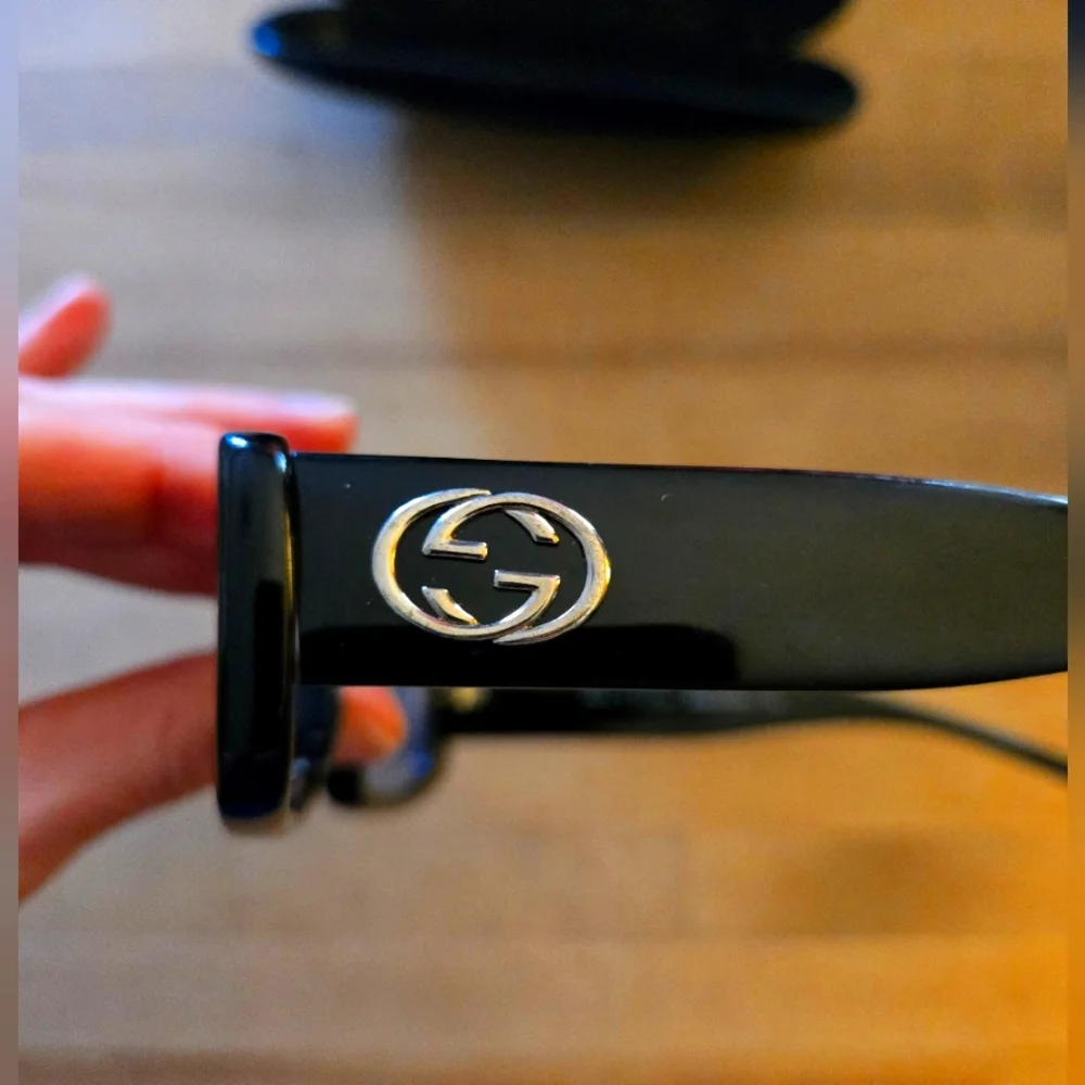 Black Rectangular Sunglasses - Picture 4 of 7